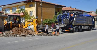 Kırıkkale Belediyesi Mahallelerdeki Peyzaj Ve Asfalt Çalışmalarını Sürdürüyor