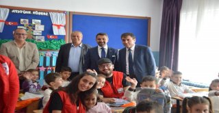 Başkan Yüzügüllü Okul Ziyaret Etti, Öğrencilere Çanta Hediye Etti