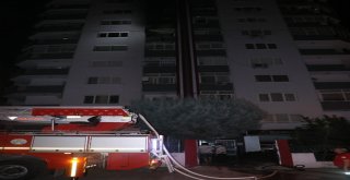 Yangında Mahsur Kalan Anne Ve Çocukları Kurtarıldı