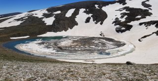 (Özel Haber) Kışın Üstünde Yürüdükleri Göllerde Yazın Yüzüyorlar