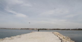 Beyşehir Gölünde Paraşütle Nefes Kesen Eğitim Tatbikatı