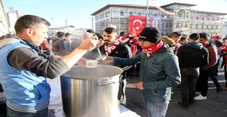 Sivas Belediyesinden Taraftara Sıcak Çorba İkramı