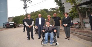 İş Adamından Engelli Gence Jest