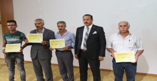 Elazığda Arıcılara Sertifikaları Verildi