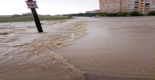 Ergeneyi Şiddetli Yağış Vurdu