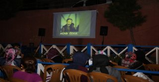 Eyüpsultanda Açıkhavada Sinema Keyfi