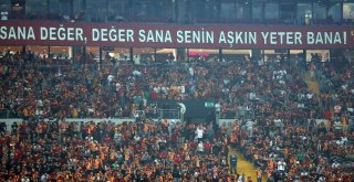 Galatasaray - Kasımpaşa Maçını 35 Bin 919 Kişi İzledi