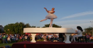 Büyükçekmece Festivali Muhteşem Görsel Şölenle Başladı
