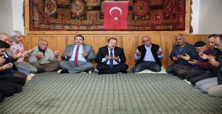 Vali Ali Hamza Pehlivan Yakup Atanın Ailesine Taziyede Bulundu