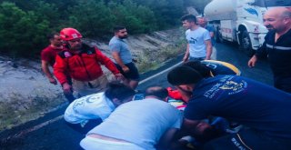 Sıkıştığı Yerden Sürücüyü İtfaiye Çıkardı