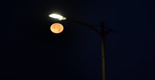 İstanbuldan Fotoğraflarla Kanlı Ay Tutulması