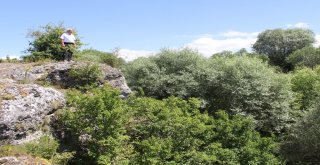 (Özel) Okuldan Mezun Olanlar, 100 Yıldır Mezuniyetlerini Bu Kayaya Yazıyor