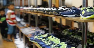 İhtiyaç Sahiplerinin Yüzü Elden Ele Yardım Merkeziyle Gülüyor