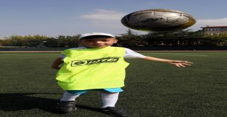 Yenimahalle Belediyesi Yaz Futbol Okulu Mezunlarını Verdi