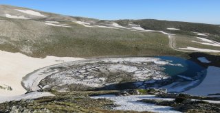 (Özel Haber) Kışın Üstünde Yürüdükleri Göllerde Yazın Yüzüyorlar