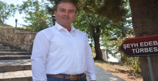 (Özel Haber) Dergahında Gelen Ziyaretçilere Şeyh Edebali Hazretleri Canlandırılıyor