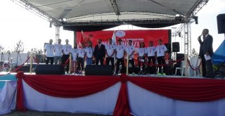 Bakan Kasapoğlu, Kütahyada Zafer Bayramı Kutlamalarına Katıldı