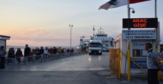 Feribot Seferlerinde Bayram Öncesi Yoğunluk Yaşanıyor