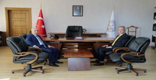 Vali Kamçıdan İl Milli Eğitim Müdürüne İade-İ Ziyaret