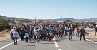 Huzurun Geldiği Tuncelide Yamaç Paraşütü Akrobasi Şampiyonası