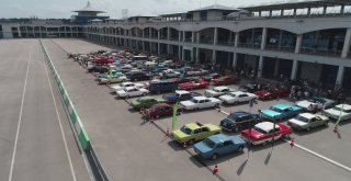 30 Ağustos Zafer Bayramında Klasik Otomobilcilerin Zafer Turu Havadan Görüntülendi