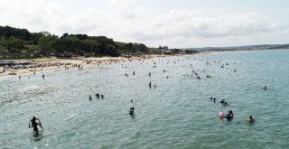 Boğulmalara Rağmen Şilede Denize Giren Vatandaşlar Havadan Görüntülendi