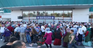 Adanada İlk Hacı Kafilesi Coşkuyla Karşılandı