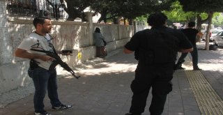 Adanada Yüzü Kapalı Kadın Paniği