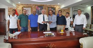 Kudüs Evlatlarıspor Kulübü Başkanı Ve Oyuncuları Kütahyada
