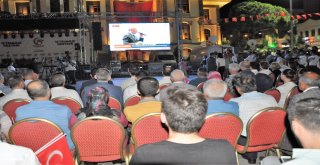 Manisalılar 15 Temmuzda Yine Meydanı Doldurdu