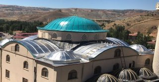 Hüdaverdi Camisinde Tadilat Çalışmaları Sürüyor