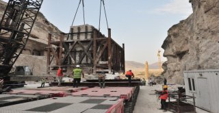 600 Yıllık Hasankeyf Kale Kapısı Taşındı