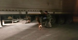 Yangın Söndürme Tüplerinin İçinden Eroin Fışkırdı
