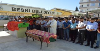 Adanada Küp Şelalelerinde Boğulan Kişiler Defnedildi