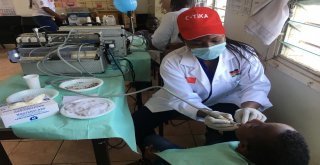 Tikanın Gönüllü Elçilerinden Kenyada İki Bin Çocuğa Diş Sağlığı Taraması