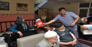 Ktb Yönetimi Huzurevindeki Yaşlıları Ziyaret Etti