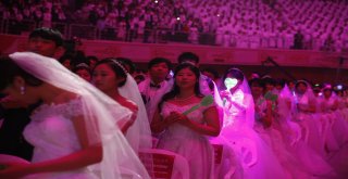 Güney Korede Binlerce Çift Aynı Anda Evlendi