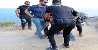 İntihara İnandırmak İçin Ana Haber Bültenine Çıkmak İstedi