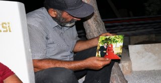 (Özel) Oğlunun Ölümüne Dayanamayan Baba Mezarı Başında Yatıyor