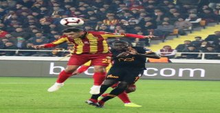 Spor Toto Süper Lig: Evkur Yeni Malatyaspor: 1 - Galatasaray: 0 (İlk Yarı)