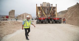 Hasankeyf Kalesinin Orta Kapısı Taşındı