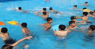 Yüzme Kursuna 3 Bin Çocuk Başvurdu