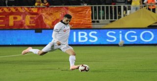 Spor Toto Süper Lig: Göztepe: 0 - Beşiktaş: 0 (İlk Yarı)