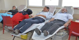 Öğretmenler Ve Velilerden Kan Bağışı