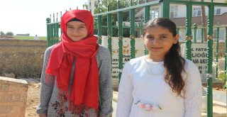 (Özel) Şehidin Yırtık Çoraplarıyla Türkiyeyi Ağlatan Kızları Kandile Türk Bayrağı Dikilmesini İstedi