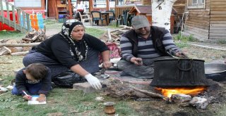 Yarım Asırdır Geçmişi Parlatıyor