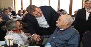 Başkan Usta, Yaşlılarla Bir Araya Geldi