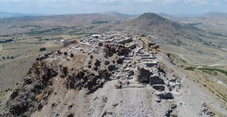 Tarihi Gevale Kalesi Ortaya Çıkarılıyor