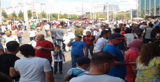 Vatandaşlar Bayramda Taksime Akın Etti