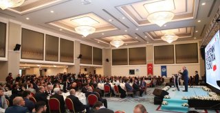 Bakan Çavuşoğlu ‘Yeni Dönemde Türkiyenin Dış Politika Vizyonu Konferansına Katıldı